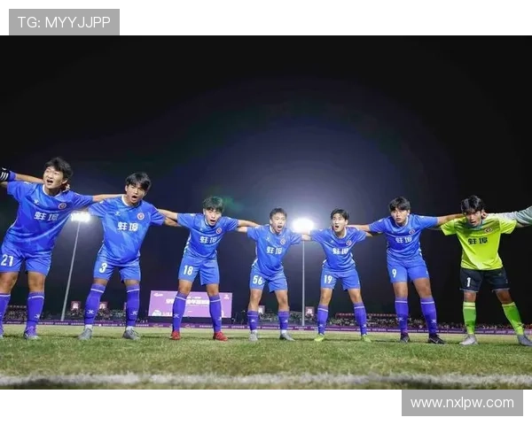 中国足球联赛新赛季开幕，顶级球员转会风波引关注赛事竞争愈加激烈