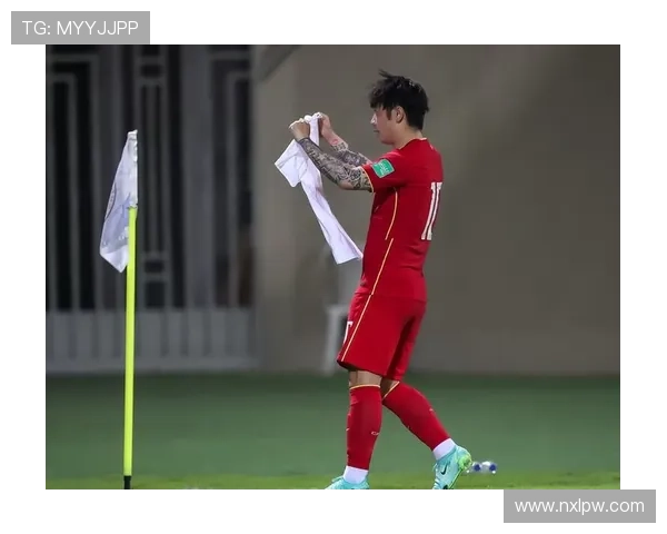 中国足球队迎来新任主教练 力争2026世界杯资格赛突破困境